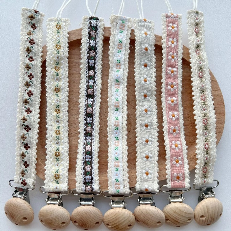 Lace Pacifier Clip Chain for N - Baby Products recension och pris