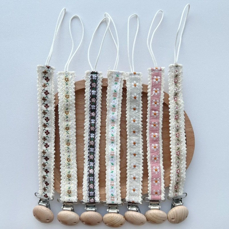 Lace Pacifier Clip Chain for N - Baby Products recension och pris